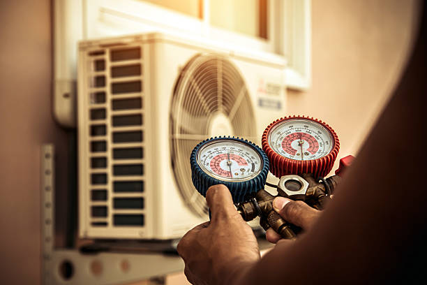 Professional Ac Installation technician working in Owensville, IN